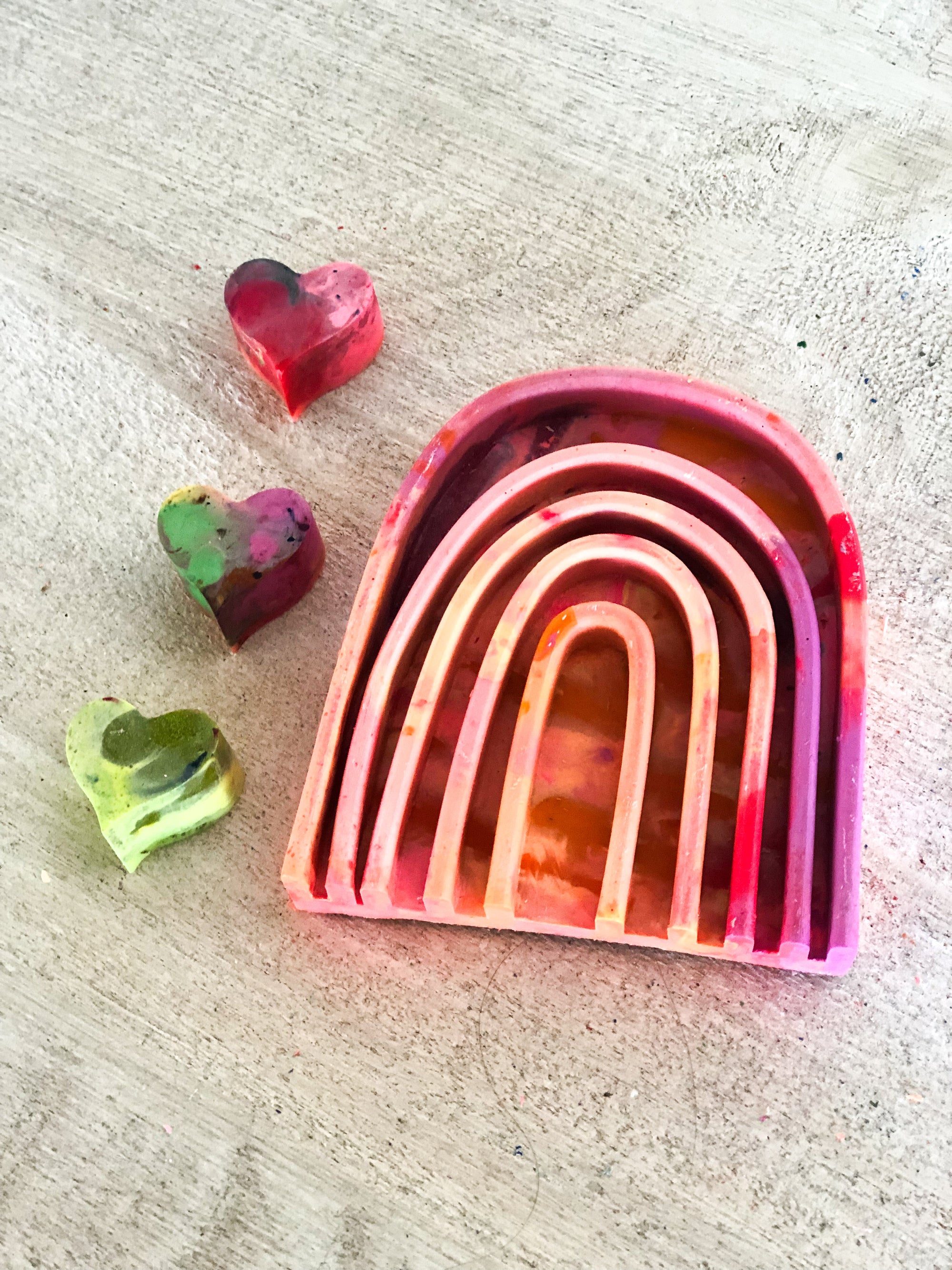 Modern Rainbow Crayons + 3 Hearts